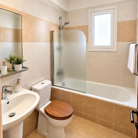 Modern And Stylish In Vanessa Complex Apartment Peyia