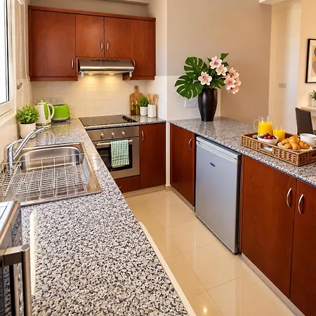 Modern And Stylish In Vanessa Complex Apartment