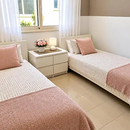 Modern And Stylish In Vanessa Complex Apartment *