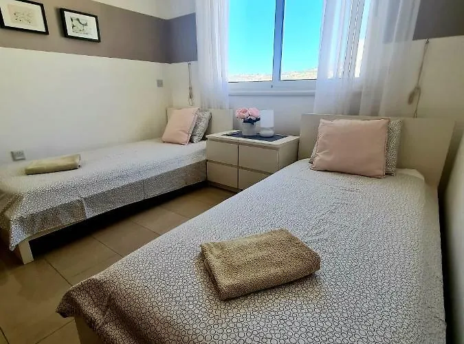 Modern And Stylish In Vanessa Complex ペイヤ